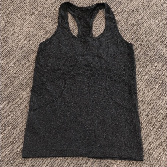 Lululemon tank - Picture 1 of 4
